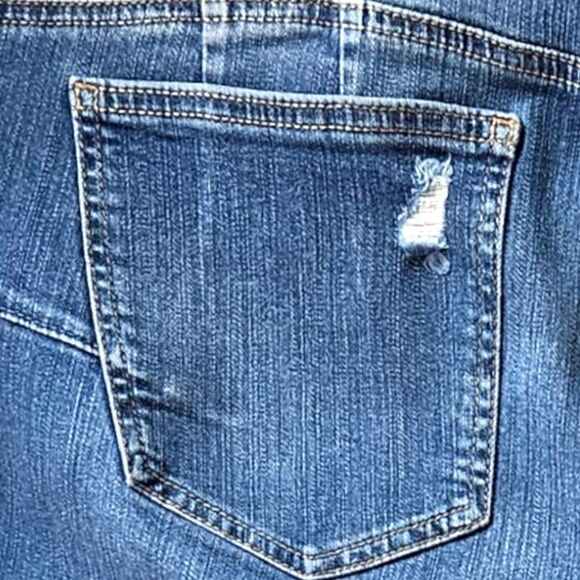 TORRID Bombshell Skinny distructed Plus Size Skinny Jeans SIZE 18 Short Length. - Picture 10 of 16